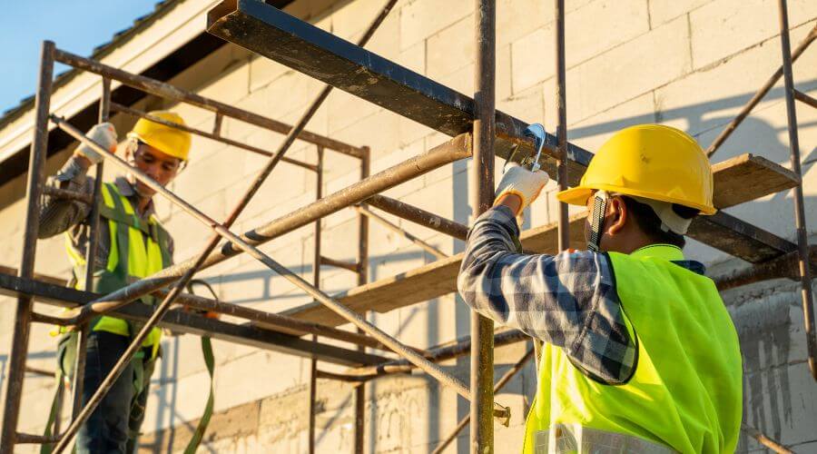 Professional gutter cleaning in Rule, TX